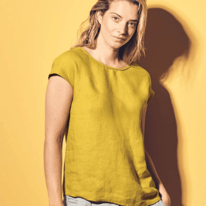 Blusa de cáñamo con escote bordado