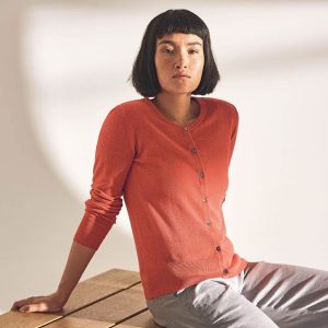 Chaqueta de punto ligera con botones