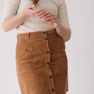 Falda abotonada de pana de algodón orgánico