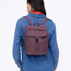 Mochila pequeña con solapa de tejido reciclado